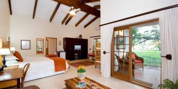 Lupus Den Country House B&B Sunland Exterior foto